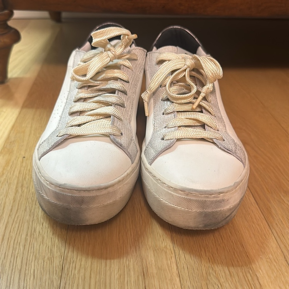 Classic Women's White Leather Sneakers with Metallic Accent - Picture 9 of 15